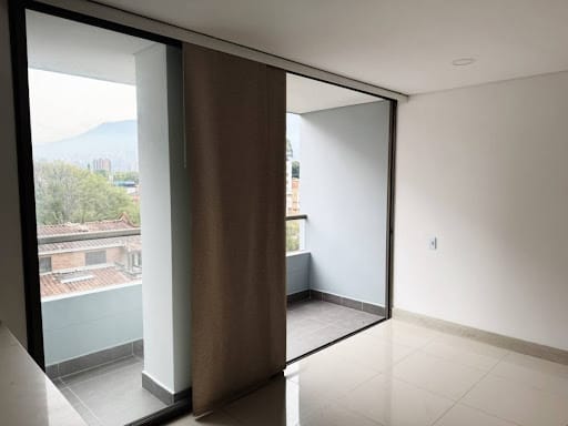 Apartamento de 2 alcobas en venta en El Portal, Itagüí, 86 m² · foto 8 de 24