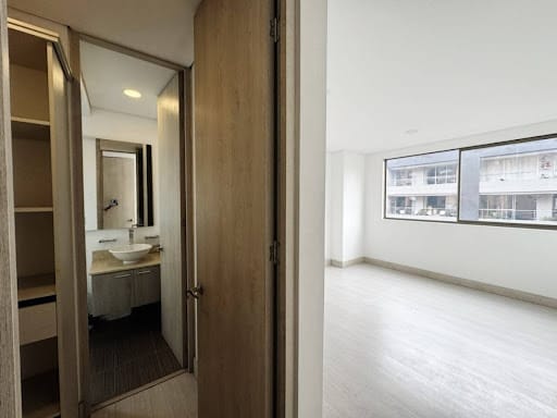 Apartamento de 2 alcobas en venta en El Portal, Itagüí, 86 m² · foto 13 de 24