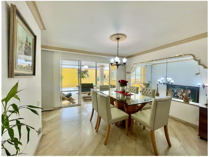 Casa de 4 alcobas en venta en Las Palmas, Medellín, 360 m² · foto 2 de 23