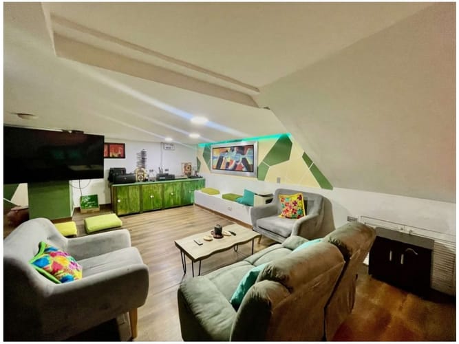 Casa de 4 alcobas en venta en Las Palmas, Medellín, 360 m² · foto 5 de 23
