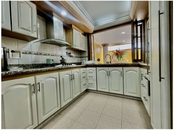 Casa de 4 alcobas en venta en Las Palmas, Medellín, 360 m² · foto 6 de 23