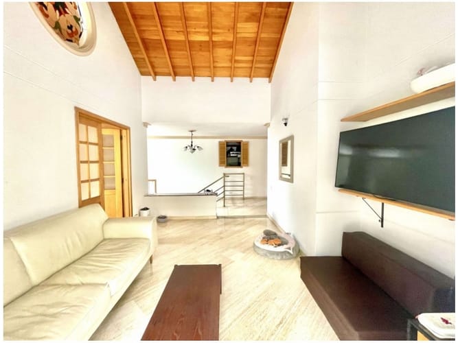 Casa de 4 alcobas en venta en Las Palmas, Medellín, 360 m² · foto 9 de 23