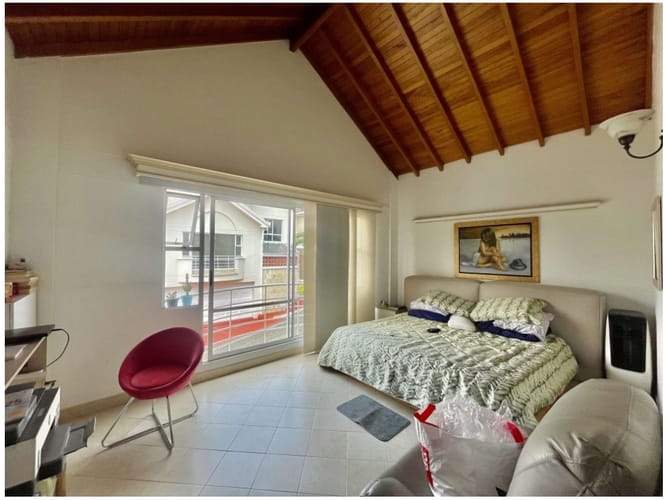 Casa de 4 alcobas en venta en Las Palmas, Medellín, 360 m² · foto 10 de 23