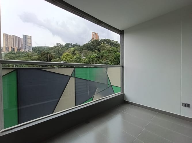 Apartamento de 3 alcobas en arriendo en El Poblado, Medellín, 93 m² · foto 3 de 15