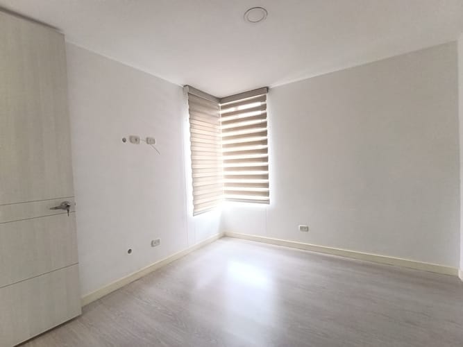 Apartamento de 3 alcobas en arriendo en El Poblado, Medellín, 93 m² · foto 5 de 15