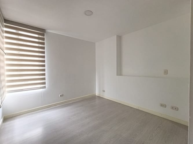 Apartamento de 3 alcobas en arriendo en El Poblado, Medellín, 93 m² · foto 6 de 15
