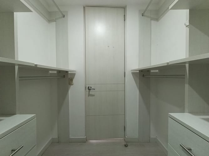 Apartamento de 3 alcobas en arriendo en El Poblado, Medellín, 93 m² · foto 7 de 15