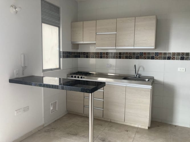 Apartamento de 3 alcobas en venta en Ub. San Remo, Los Patios, 48 m² · foto 2 de 20