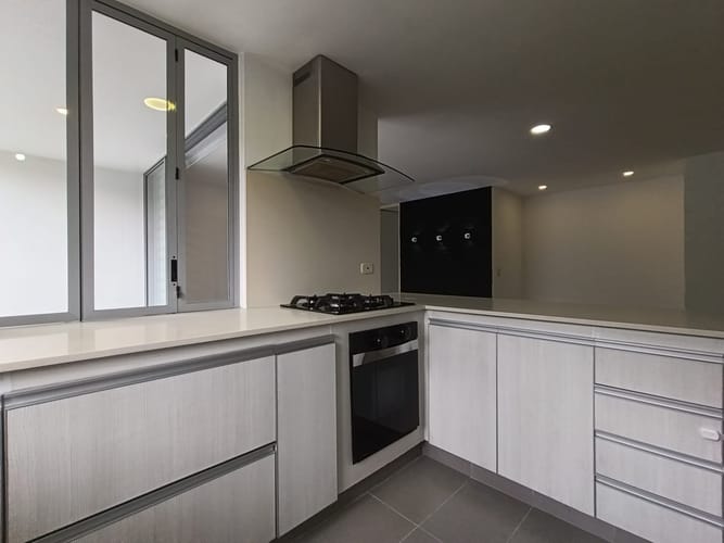 Apartamento de 3 alcobas en arriendo en El Poblado, Medellín, 93 m² · foto 14 de 15