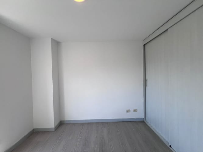 Apartamento de 3 alcobas en arriendo en El Poblado, Medellín, 102 m² · foto 8 de 17