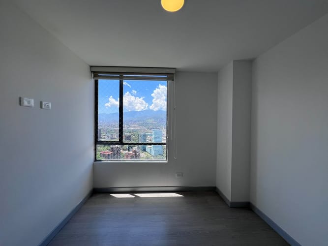 Apartamento de 3 alcobas en arriendo en El Poblado, Medellín, 102 m² · foto 9 de 17