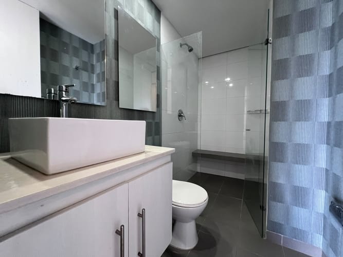 Apartamento de 3 alcobas en arriendo en El Poblado, Medellín, 102 m² · foto 16 de 17