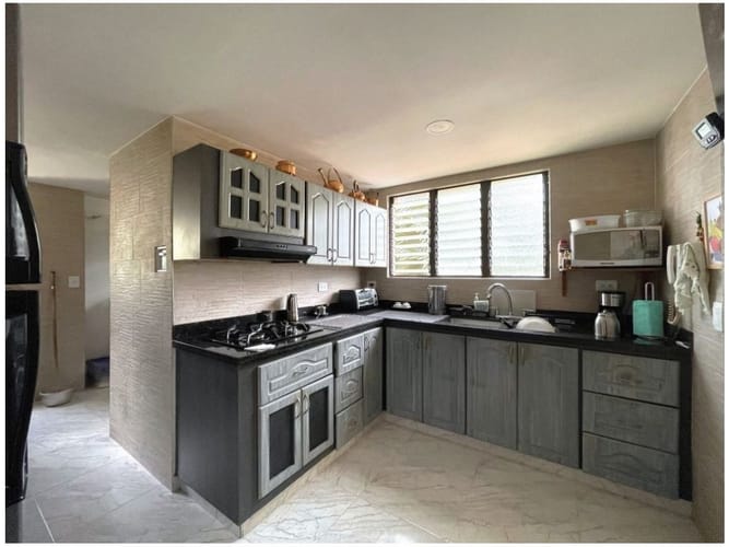 Apartamento de 3 alcobas en venta en Cerro Nutibara, Medellín, 115 m² · foto 2 de 17