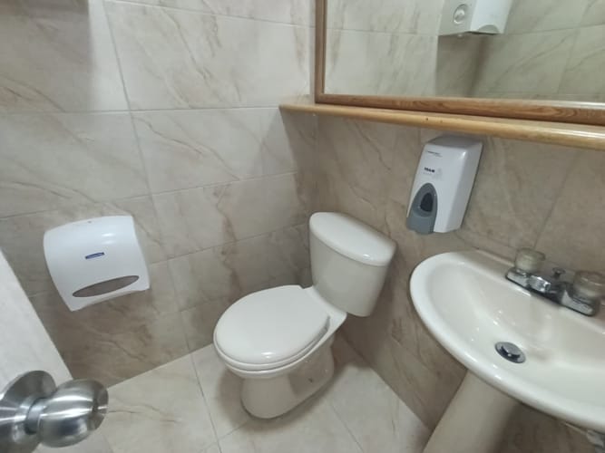 Oficina en arriendo en El Poblado, Medellín, 120 m² · foto 7 de 19