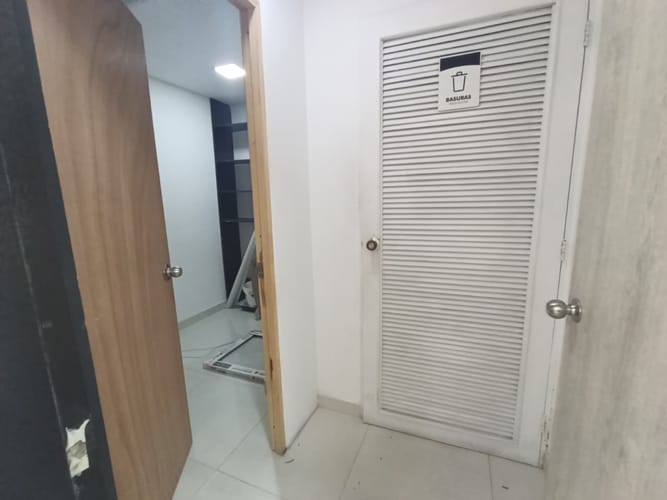 Oficina en arriendo en El Poblado, Medellín, 120 m² · foto 13 de 19