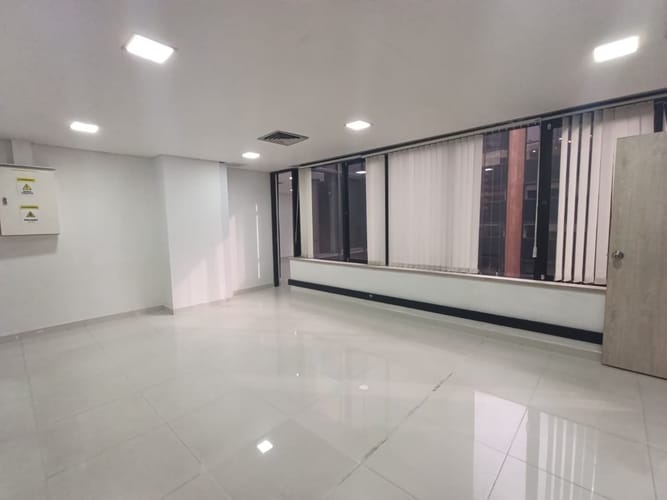Oficina en arriendo en El Poblado, Medellín, 120 m² · foto 14 de 19