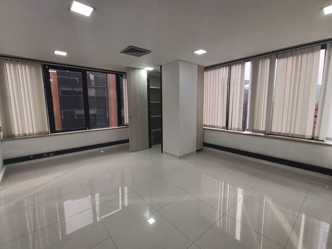 Oficina en arriendo en El Poblado, Medellín, 120 m² · foto 16 de 19