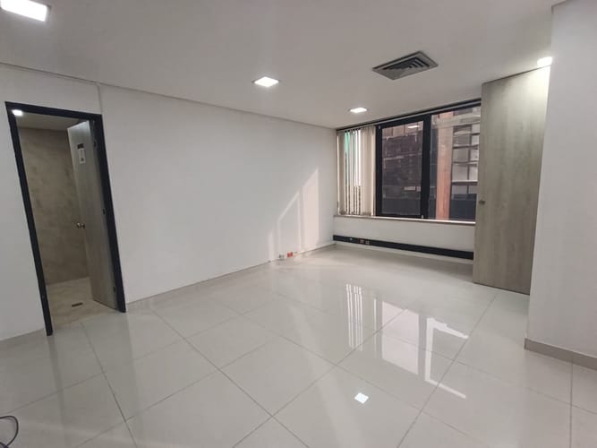 Oficina en arriendo en El Poblado, Medellín, 120 m² · foto 17 de 19