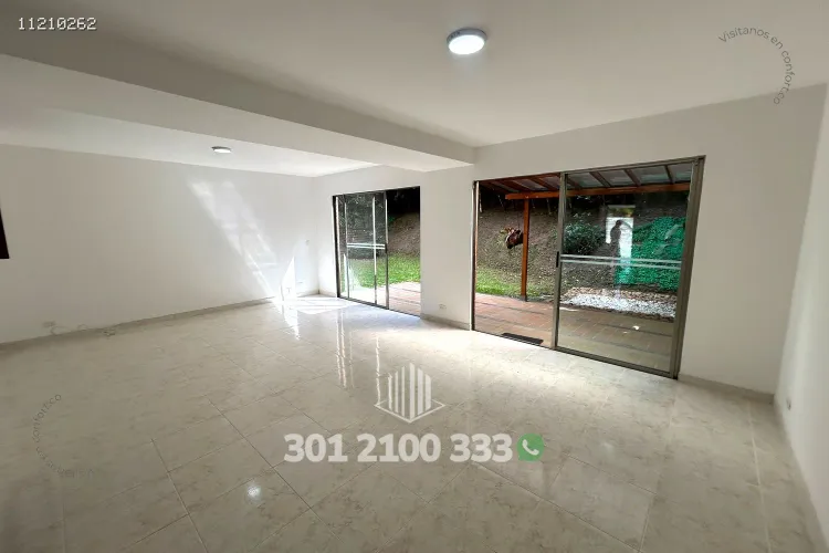 Casa de 3 alcobas en venta en Loma El Atravesado, Envigado, 212 m² · foto 2 de 24