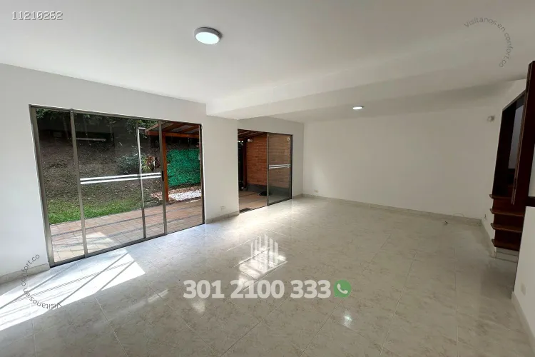 Casa de 3 alcobas en venta en Loma El Atravesado, Envigado, 212 m² · foto 3 de 24