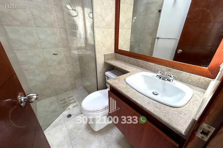 Casa de 3 alcobas en venta en Loma El Atravesado, Envigado, 212 m² · foto 12 de 24