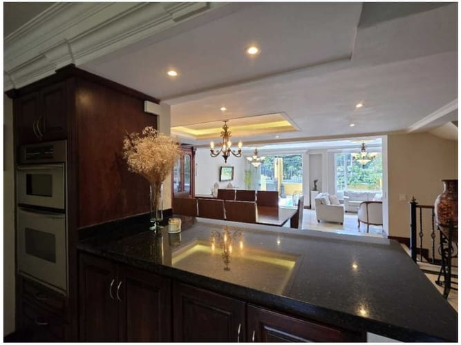 Casa de 4 alcobas en venta en Loma Del Chocho, Envigado, 382 m² · foto 5 de 19