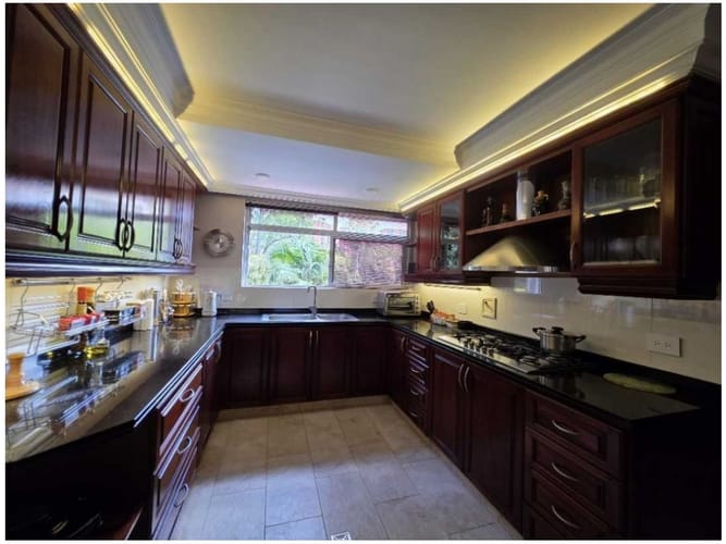 Casa de 4 alcobas en venta en Loma Del Chocho, Envigado, 382 m² · foto 6 de 19