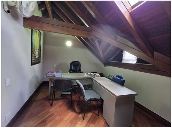 Casa de 4 alcobas en venta en Loma Del Chocho, Envigado, 382 m² · foto 17 de 19
