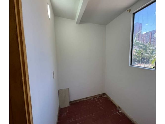 Apartamento de 2 alcobas en arriendo en El Tesoro, Medellín, 95 m² · foto 5 de 12