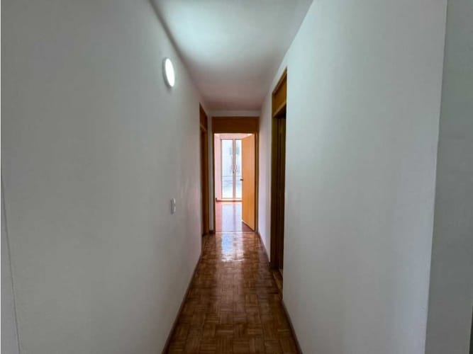 Apartamento de 2 alcobas en arriendo en El Tesoro, Medellín, 95 m² · foto 10 de 12