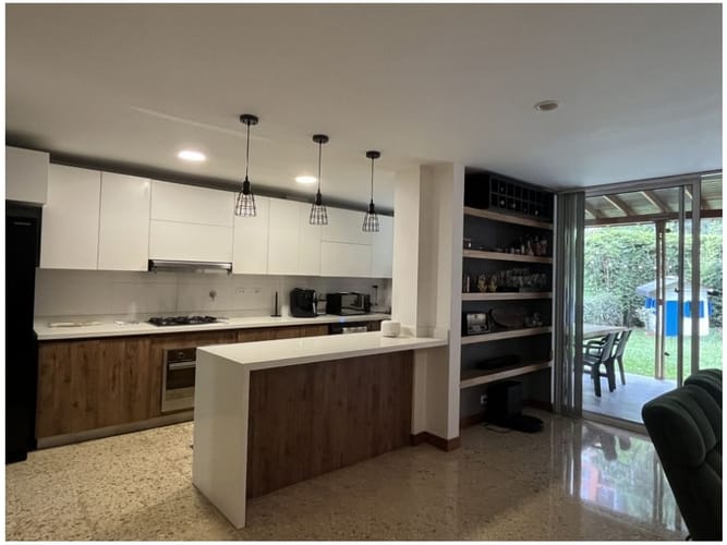 Casa de 3 alcobas en venta en Cola Del Zorro, Medellín, 210 m² · foto 3 de 20