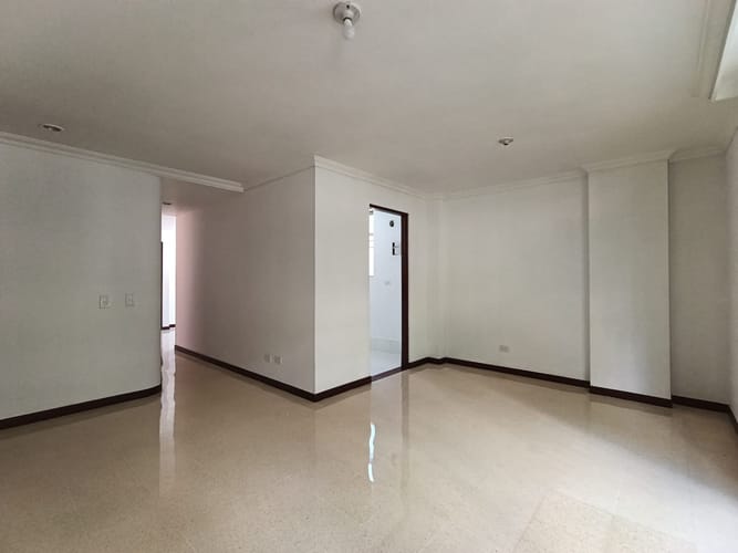 Apartamento de 2 alcobas en arriendo en El Poblado, Medellín, 92 m² · foto 2 de 17
