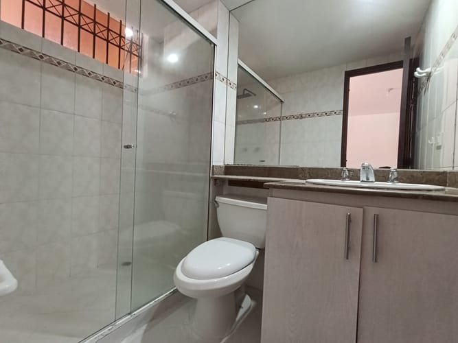 Apartamento de 2 alcobas en arriendo en El Poblado, Medellín, 92 m² · foto 4 de 17