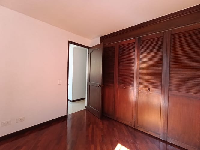 Apartamento de 2 alcobas en arriendo en El Poblado, Medellín, 92 m² · foto 5 de 17