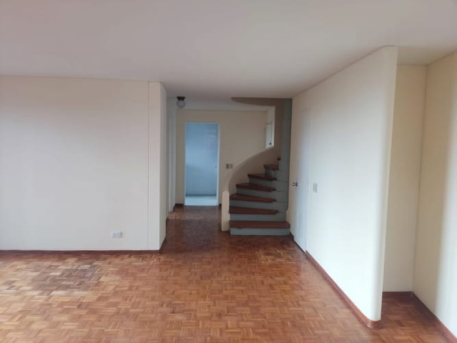 Apartamento de 3 alcobas en arriendo en La Macarena, Bogotá, 130 m² · foto 3 de 12