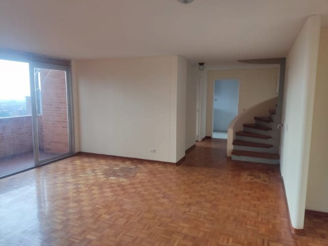 Apartamento de 3 alcobas en arriendo en La Macarena, Bogotá, 130 m² · foto 4 de 12