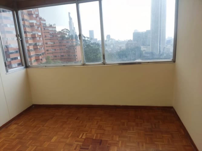 Apartamento de 3 alcobas en arriendo en La Macarena, Bogotá, 130 m² · foto 5 de 12