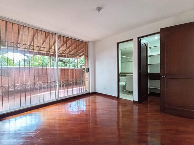 Apartamento de 2 alcobas en arriendo en El Poblado, Medellín, 92 m² · foto 11 de 17