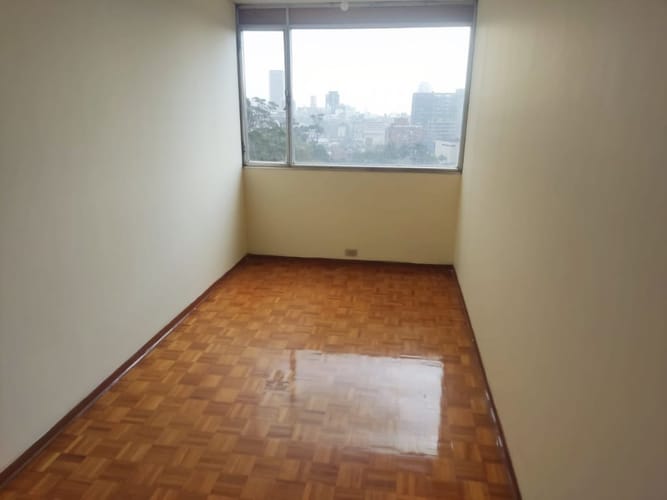 Apartamento de 3 alcobas en arriendo en La Macarena, Bogotá, 130 m² · foto 9 de 12