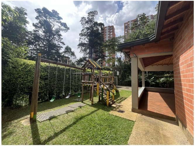 Casa de 3 alcobas en venta en Cola Del Zorro, Medellín, 210 m² · foto 17 de 20