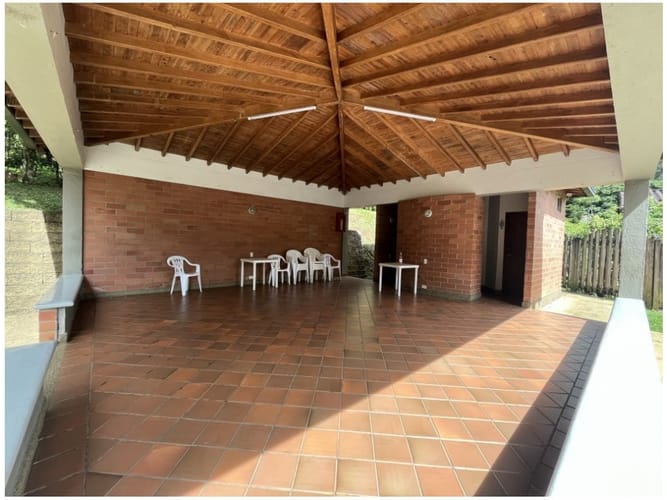 Casa de 3 alcobas en venta en Cola Del Zorro, Medellín, 210 m² · foto 18 de 20