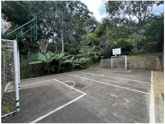Casa de 3 alcobas en venta en Cola Del Zorro, Medellín, 210 m² · foto 19 de 20