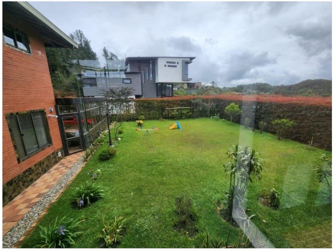 Casa de 3 alcobas en venta en Escobero, Envigado, 260 m² · foto 3 de 12