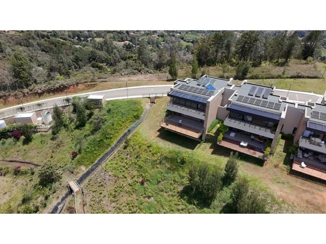 Casa de 3 alcobas en arriendo en La Candelaria, Rionegro, 428 m² · foto 2 de 24