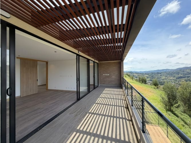 Casa de 3 alcobas en arriendo en La Candelaria, Rionegro, 428 m² · foto 4 de 24