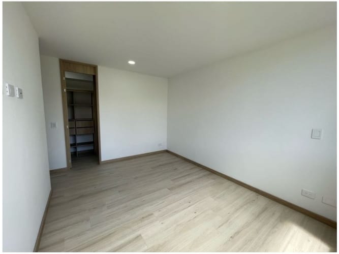Apartamento de 2 alcobas en venta en Sabaneta Real, Sabaneta, 69 m² · foto 4 de 8