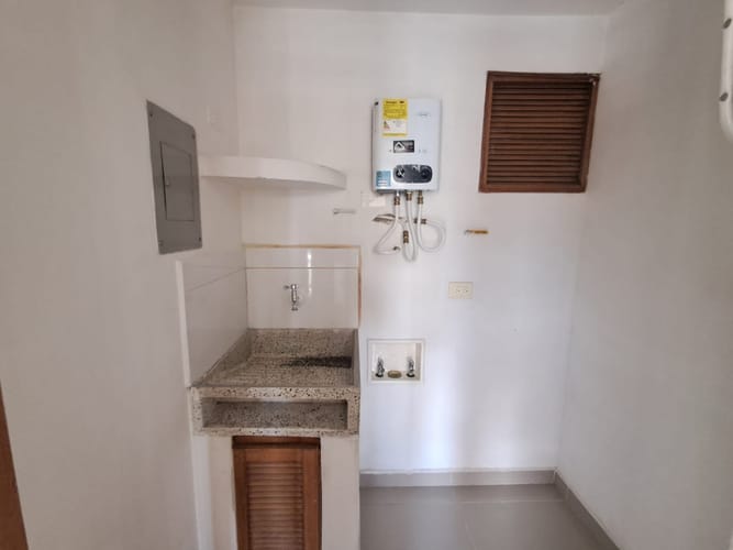 Apartamento de 1 alcoba en arriendo en La Castellana, Medellín, 52 m² · foto 5 de 11