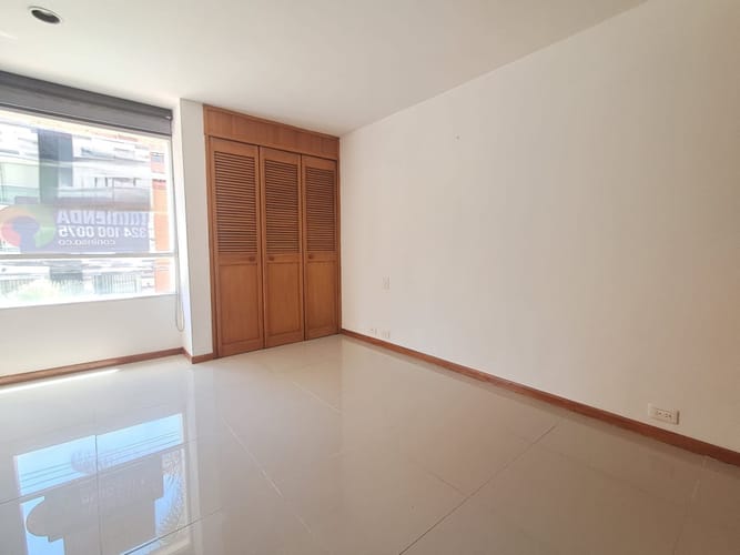 Apartamento de 1 alcoba en arriendo en La Castellana, Medellín, 52 m² · foto 8 de 11