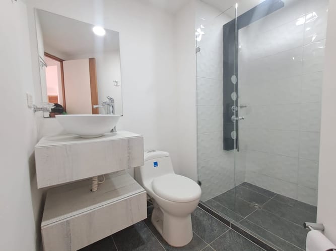 Apartamento de 1 alcoba en arriendo en La Castellana, Medellín, 52 m² · foto 10 de 11