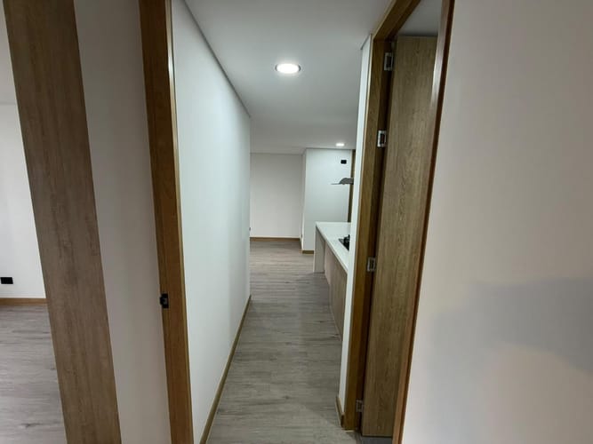 Apartamento de 2 alcobas en arriendo en Asomadera No.2, Medellín, 62 m² · foto 2 de 8